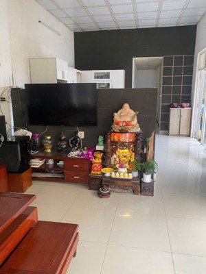 thanh vinh. nhà sân vườn chill đường 3m75 lề 3m