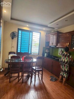 Cho thuê nhà Khương Hạ, 4 tầng x 50m2, 5 ngủ, 4 vệ sinh, 14 Triệu