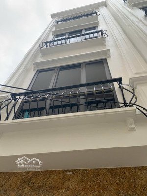 bán nhà riêng 5 tầng ô tô đậu cửa đường yên bệ, kim chung, hoài đức. gía 5,2 tỷ. 