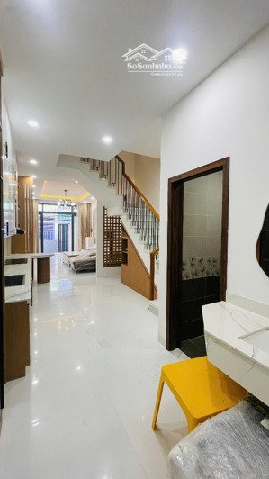 bán nhà 3 tầng mới đẹp sau lưng scenia bay cách biển chỉ 300m 6 tỷ