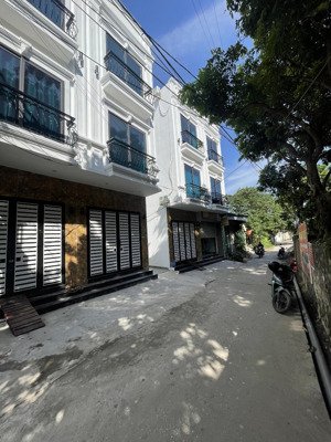 bán nhà 3tx32m2, gần chợ, trường c1, c2. 1km đại học tdtt. giá 2,48 tỷ rẻ nhất phụng châu