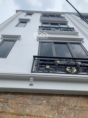 bán nhà lô góc, 2 mặt thoáng, phố yên bệ, hoài đức. ôtô vào nhà, kinh doanh. sổ đỏ 45m² 7,15 tỷ