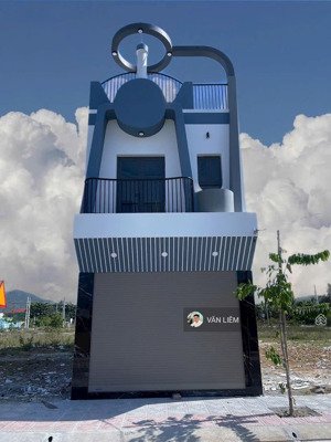 bán nhà 3 tầng tđc ngọc hiệp , phường tây nha trang giá 6.2 tỷ
------- dt 96.8m2. ngang 4.5m