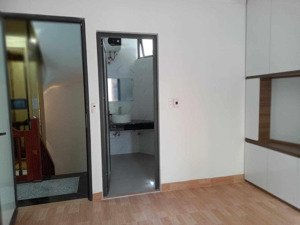 bán nhà hoàng mai, gần hồ đền lừ, 36m2, 5 tầng có thang máy, sđcc, 6.9 tỷ