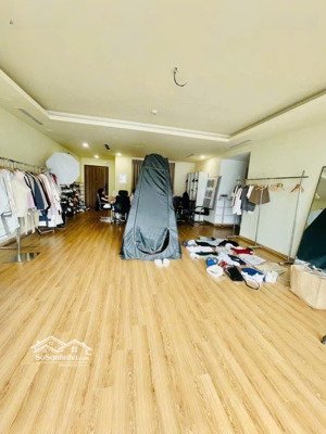 chính chủ cần bán căn hộ hà nội paragon 86 duy tân cầu giấy 138m 3 pn view đẹp