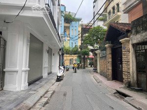 cực hiếm phố đội nhân - tt ba đình - mặt ngõ ô tô tránh - vỉa hè - 6 tầng thang máy - full nội thất