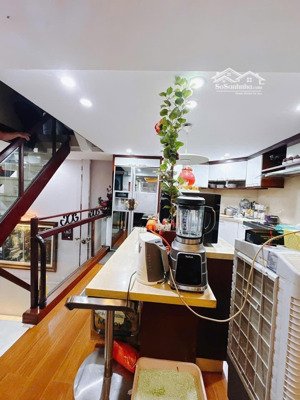 bán nhà 5 tầng 3 phòng ngủ mặt tiền đường số quận 4