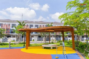 nhà liên kế 3 tầng đã có sổ hồng view công viên 3,3 tỷ sun casa central