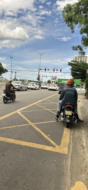 chủ gửi bán lô góc 2 mặt tiền kinh dương vương giao phú lộc 22, gần ngay trục chính nguyễn sinh sắc