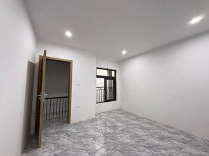 cần bán căn nhà 3 tầng - 3 ngủ, dt 31/38m2 mt 4m trung tâm đống đa giá rẻ nhất thị trường