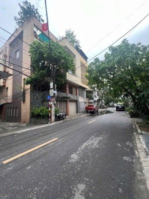 bán nhà mặt phố tư đình -lô góc vỉa hè ô tô tránh -dân xây ô chờ thang máy -130m2 -mặt tiền 8,5m