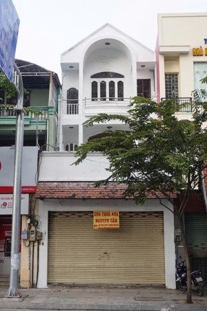 cho thuê nhà mặt tiền rộng rãi tại trung tâm tp.hcm