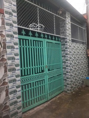 nhà giá rẻ chỉ 950 triệu sở hữu ngay căn nhà cấp 4 100mv gần chợ hóa an!