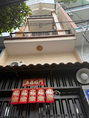 định cư bán nhà hxh thạch lam tân phú gần lũy bán bích 5pn hơn 5 tỷ.