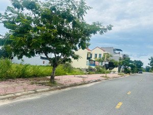 đất nền sát phố cổ hội an 120m2 đường 17m5 với giá 1 tỷ xx