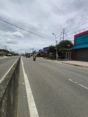 bán show room mặt tiền quốc lộ 1a , bến lứt , 10x 90 thổ cư , giá 16 tỷ có bớt
