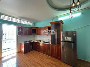 (chủ gửi) cho thuê căn hộ chung cư hưng phú 2 phòng ngủ 70m2 sàn gỗ, nhiều nội thất - 6 triệu