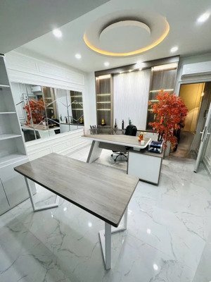 nhà đủ nội thất. bán nhà trần đình xu 3 tầng, 2pn, 2wc 5.7 tỷ. chỉ xách vali vào ở