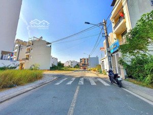 bán đất đẹp 82m2 full tc, gần vòng xoay phú hữu, giá tốt, sổ sẵn, đầu tư sinh lời cao 10tr/th.