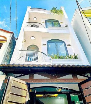 tôi cần bán gấp nhà đẹp ở bà hom - quận 6 gần sát chợ phú lâm, cho thuê 16 triệu. giá 2 tỷ090/68m2