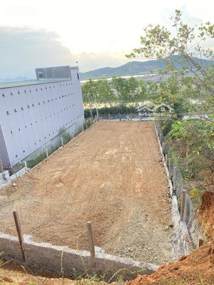 bán đất gần biển dốc lết, tdp đông hải, phường đông ninh hoà, dt : 270m. đường bê tông 6m. giá rẻ