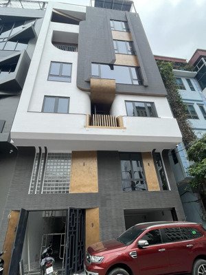 cho thuê nhà riêng tại trung kính lớn . dt : 70 m * 5 tầng . mt : 5 m. ngõ ô tô đỗ cửa