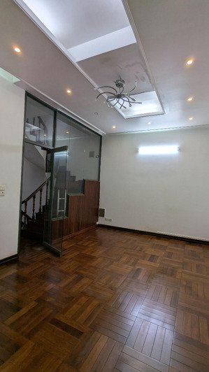 cho thuê nhà riêng 4 tầng mặt tiền rộng ngõ 19/8 đường trần quang diệu, ô chợ dừa.