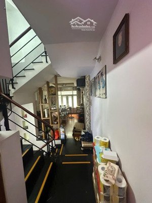 chủ giảm mạnh còn 6tỷ1, nhà ngay mặt tiền q6, 5 tầng, thích hợp kinh doanh văn phòng hoặc buôn bán