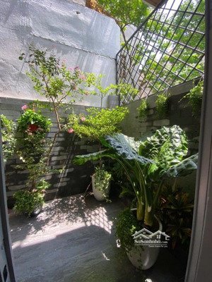 nhà đẹp ở luôn có sân để xe hiếm có vị trí gần ôtô - thiết kế - ngõ trước nhà ba gác tránh xe máy