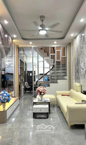 lô góc, ô tô gần, nở hậu, nhà hoàng mai 41m2 x 5t, chỉ 8.35 tỷ. có tl