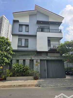 bán gấp thanh lý biệt thự góc 2 mt có hồ bơi khu dân cư vip quận 2 (10mx20m) giá 30 tỷ