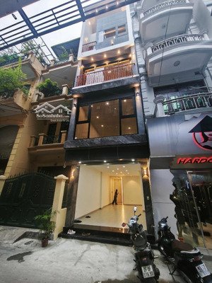 siêu vip kinh doanh - mặt phố đông các - thang máy nhập khẩu - vừa ở vừa kinh doanh