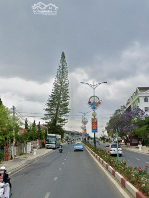 cho thuê mb 1500m2 ngay quảng trường đà lạt. ngang 39m. kinh doanh đa ngành. hợp đồng dài hạn
