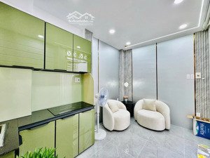 nhà đủ nội thất. bán nhà nguyễn văn đậu 4 tầng, 2 pn, 3 wc 3.79 tỷ. chỉ xách vali vào ở