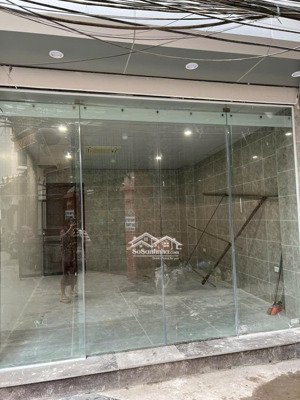 cho thuê cửa hàng tầng 1 yên xá, tân triều, ngõ ô tô vào đc, nhà vs đầy đủ, điều hoà âm trần, 25m2