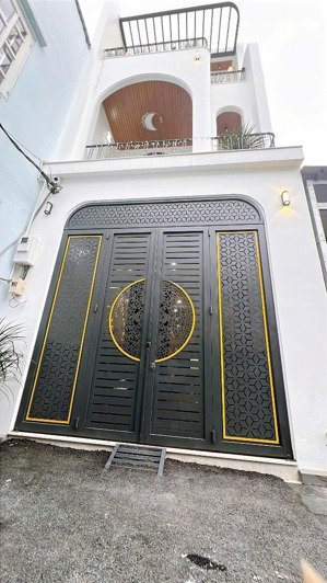 nhà 3 lầu ngay chợ cầu đồng- ngã tư ga đường 5m