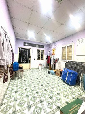 nhà 2 tầng - sát bên siêu thị metro - vài bước chân qua gò vấp - ngang lợi thế 4.5m giả 2,95 tỷ