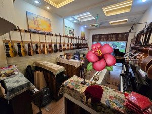 mặt phố vip hào nam - nhà dân xây - vỉa hè đá bóng - kinh doanh đa ngành nghề - dòng tiền ổn định