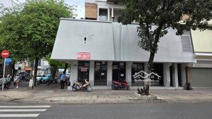 ngang 11m - cho thuê góc 2 mặt tiền lý chính thắng, quận 3. vị trí cực kỳ đắc địa