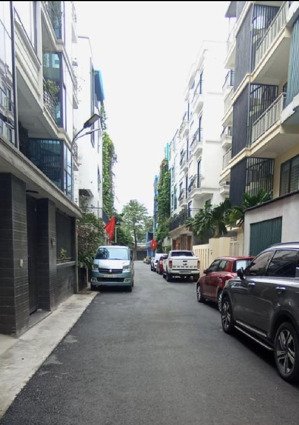 cần bán nhà tô hiệu, hà đông. phân lô bàn cờ, gara ô tô. kinh doanh. 11tỷ9