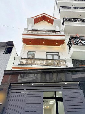 bán gấp nhà gần bệnh viện nguyễn trãi. đường phan văn trị-p2-q5. giá 4tỷ290/81,6m2. cho thuê 27tr