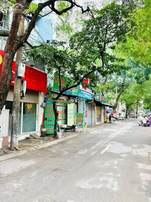 Nhà Mặt Phố Mai Dịch Cầu Giấy 70m2 4 tầng mt 3.7m