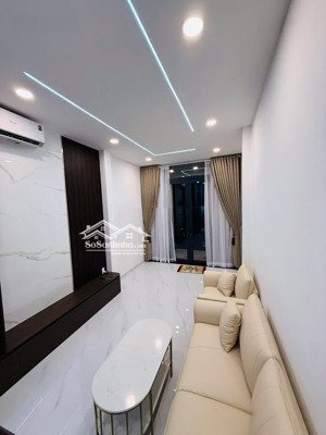 nhà đủ nội thất. bán nhà nguyễn trọng tuyển 4 tầng, 3pn, 4wc 7.99 tỷ. chỉ sách vali vào ở