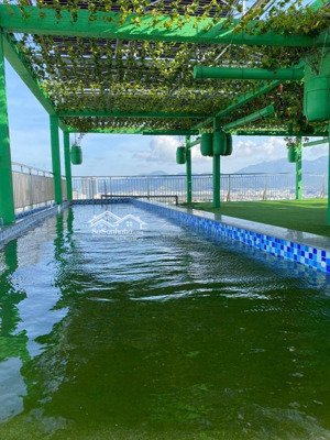 cho thuê khách sạn 4 sao đeo bảng đồng . tại trung tâm . cách quảng trường 2/4 tầm 500m
