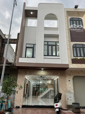 nhà đẹp 1 trệt 1 lầu hoàn công ngang 5m dĩ an