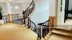 nhà đẹp 2 mặt tiền ngô quyền có hầm, 4pn 117m² sổ riêng giá cực tốt!