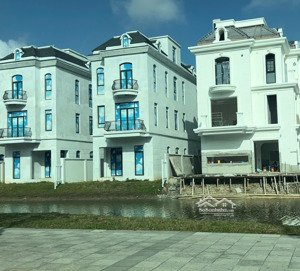 chính chủ cần bán biệt thự đơn lập 220m2 mẫu đơn - vinhomes star city thanh hóa