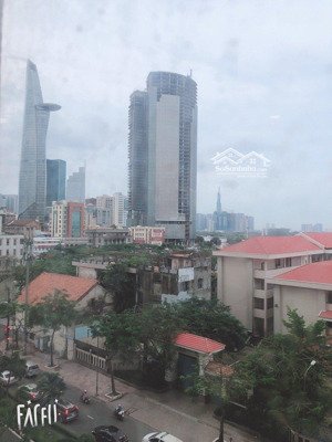cho thuê căn hộ studio 45m2 view sông đầy đủ nội thất có ban công saigon royal