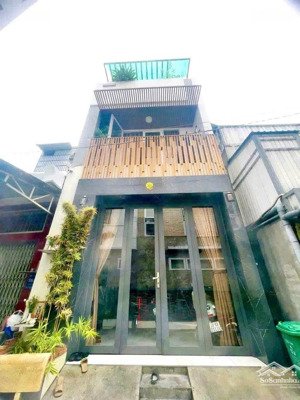 bán nhà 4 tầng hậu giang dt 64m2 giá 8,8 tỷ .