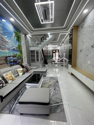 nhà đẹp hà huy giáp q.12, 3 tầng 4x15m (60m2) 3pn, 4wc, hẻm 6m thông. chỉ 6.3 tỷ sát mt hhg
